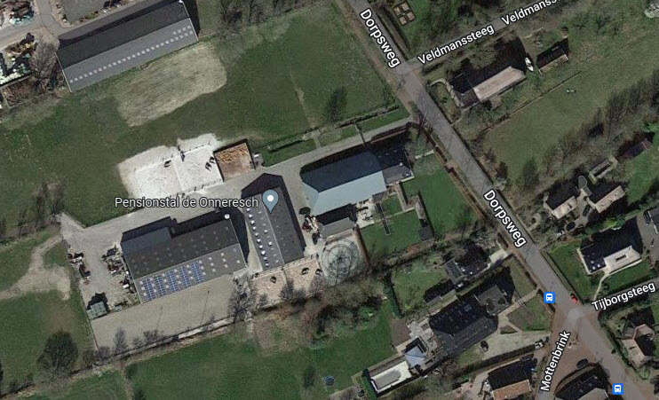 Bovenaanzicht van het Zonnedak aan de Dorpsweg 5 in Onnen